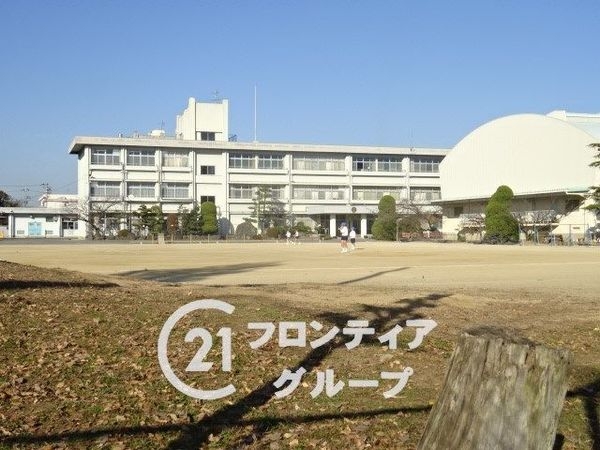 ネオハイツ八木西　中古マンション(小学校)