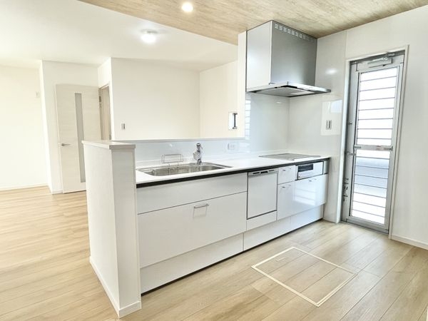 橿原市菖蒲町１丁目　新築一戸建て