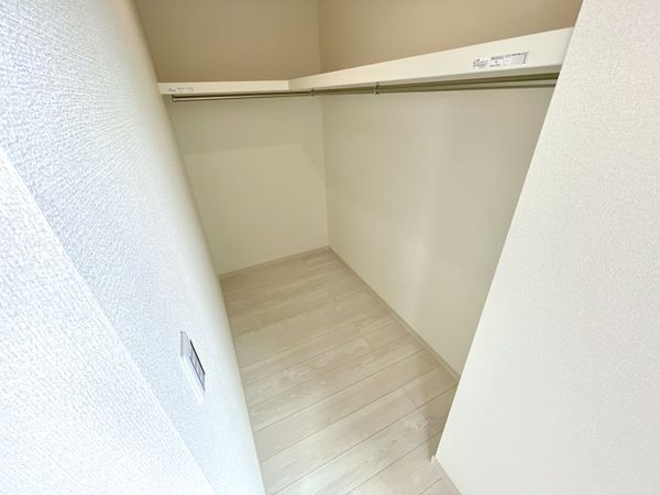 生駒郡斑鳩町興留２丁目　新築一戸建て　２号棟