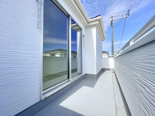 生駒郡斑鳩町興留２丁目　新築一戸建て　２号棟