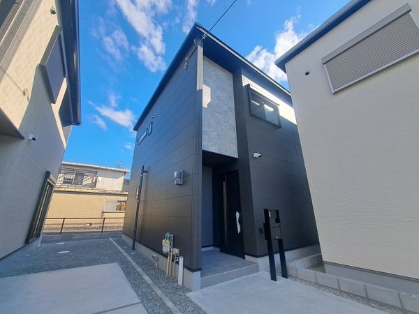 天理市勾田町　新築一戸建て　１７号地