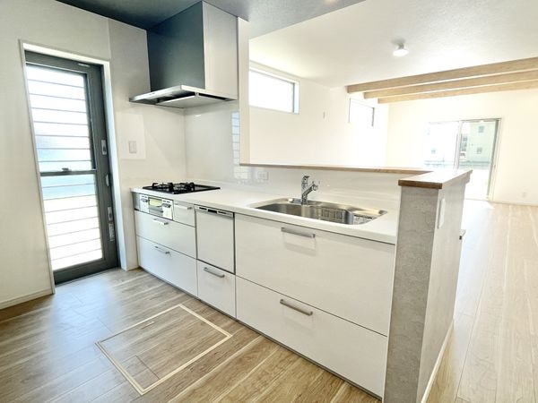 橿原市曲川３丁目　新築一戸建て　２号地