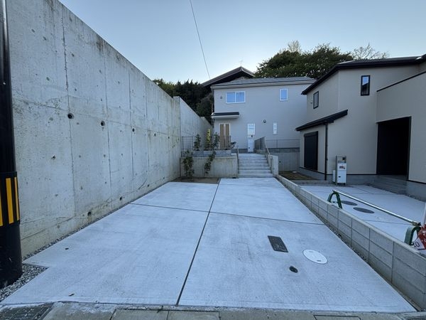 生駒市仲之町　新築一戸建て　１期　２号棟