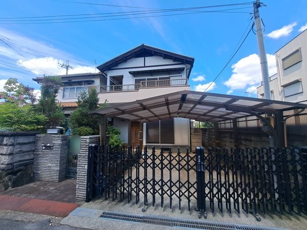 生駒郡平群町吉新３丁目の中古一戸建て