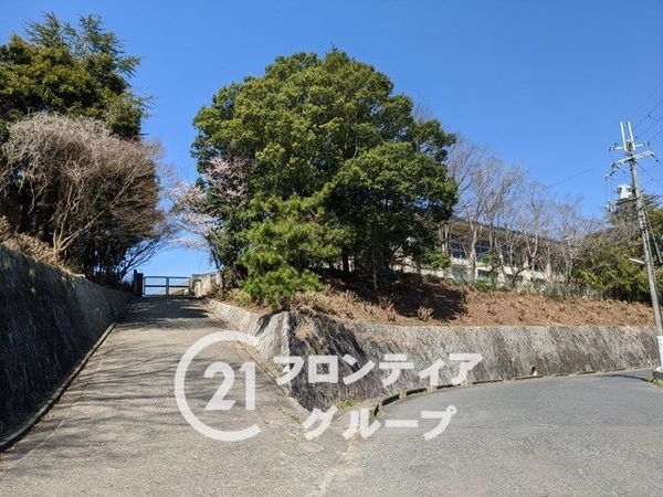 生駒郡斑鳩町龍田西3丁目 新築一戸建て 4期 1号棟(斑鳩町立斑鳩中学校)