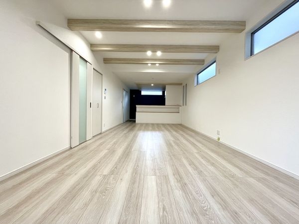 大和高田市大字大中　新築一戸建て