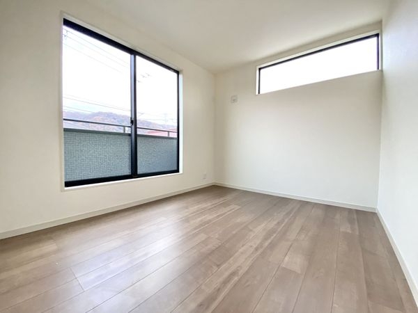 生駒郡平群町吉新１丁目　新築一戸建て　２号棟