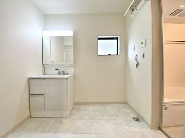 生駒郡平群町吉新１丁目　新築一戸建て　２号棟