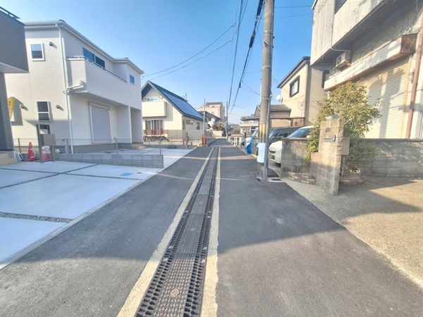 生駒郡平群町吉新１丁目　新築一戸建て　２号棟