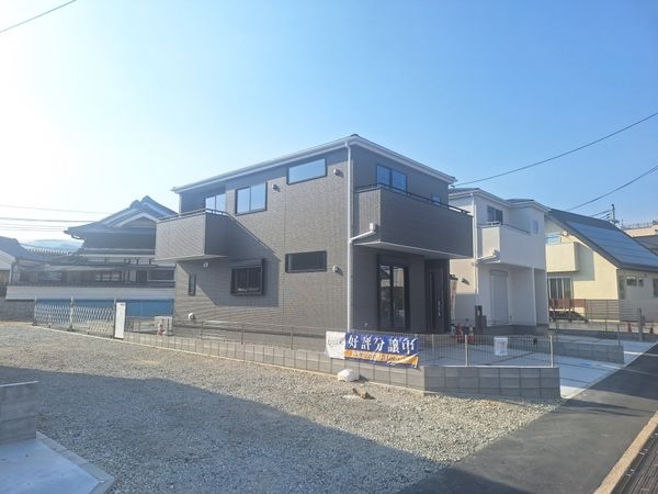 生駒郡平群町吉新１丁目　新築一戸建て　２号棟