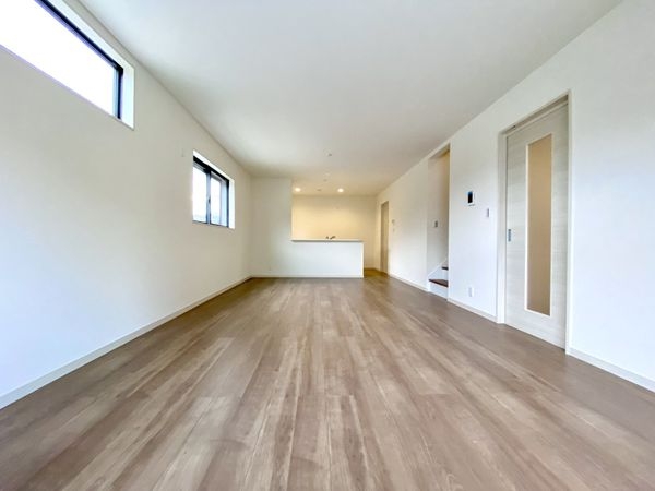 生駒郡平群町吉新１丁目　新築一戸建て　２号棟