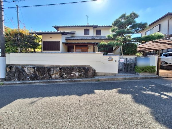 奈良市松陽台２丁目　中古一戸建て