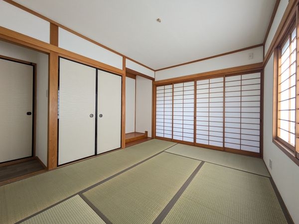 香芝市逢坂８丁目の中古一戸建て