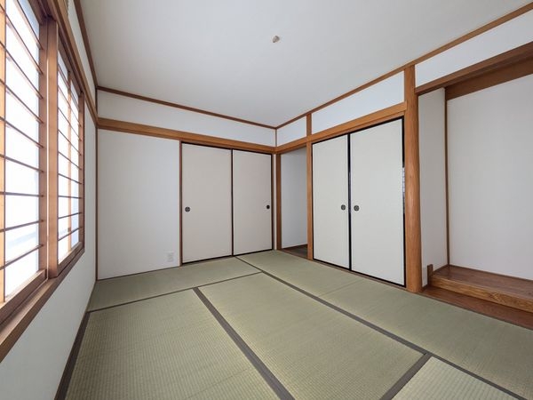香芝市逢坂８丁目の中古一戸建て