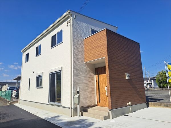 橿原市小綱町　新築一戸建て　２号棟