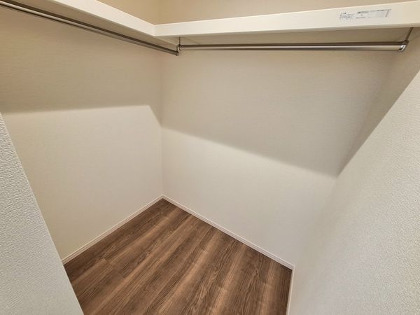 橿原市田中町　新築一戸建て　３期　２号棟