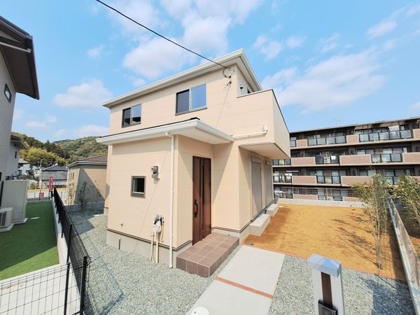 生駒郡斑鳩町龍田西３丁目　新築一戸建て　第７　１号棟