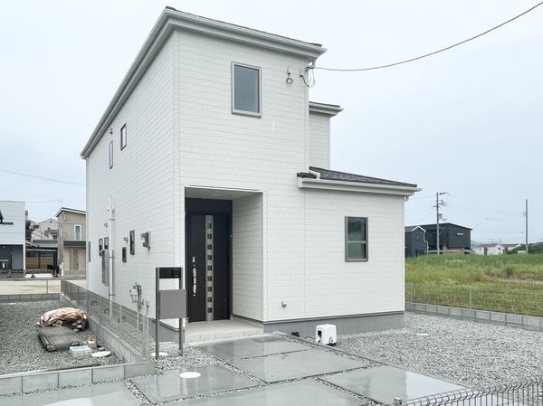 大和高田市大字西坊城　新築一戸建て　８期　３号棟