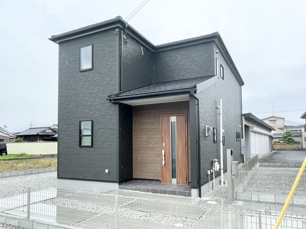 大和高田市大字西坊城　新築一戸建て　８期　２号棟