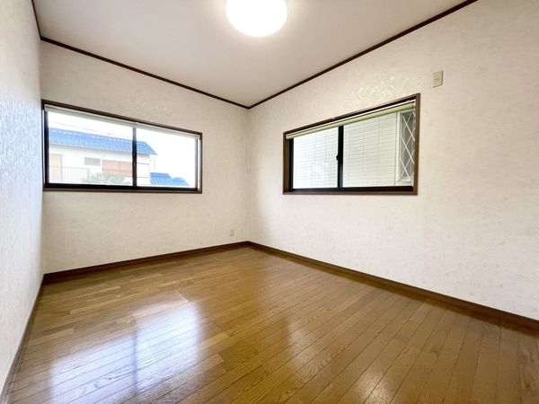 生駒郡斑鳩町興留８丁目の中古一戸建て