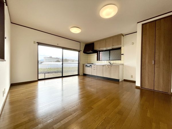 生駒郡斑鳩町興留８丁目　中古一戸建て