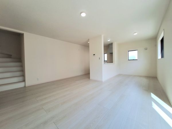 橿原市山本町　新築一戸建て　２号棟