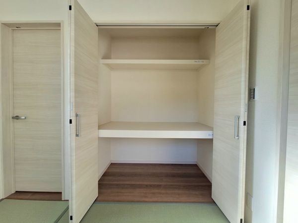 橿原市山本町　新築一戸建て　５号棟