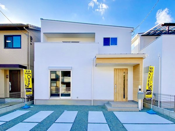 橿原市新口町　新築一戸建て　全３区画　２号棟