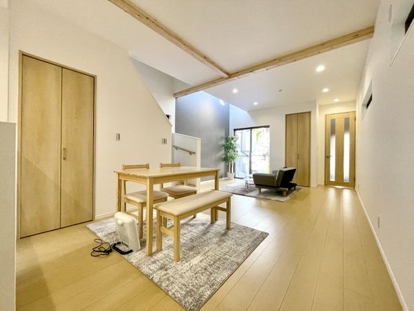 奈良市富雄元町１丁目　新築一戸建て