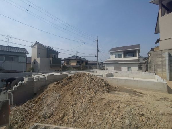生駒市俵口町　新築一戸建て　2号棟