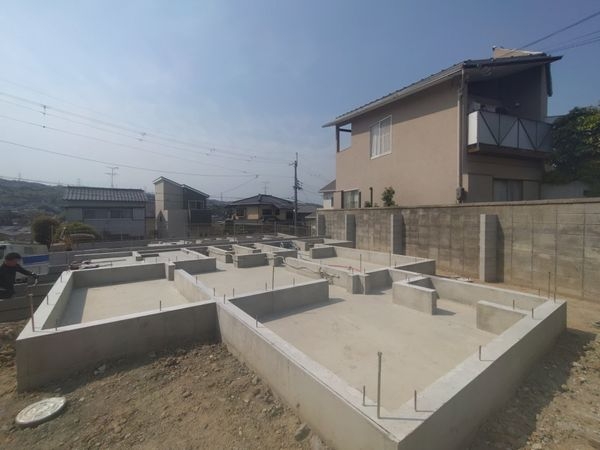 生駒市俵口町　新築一戸建て　2号棟
