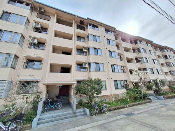 奈良三条町住宅３号棟　中古マンション