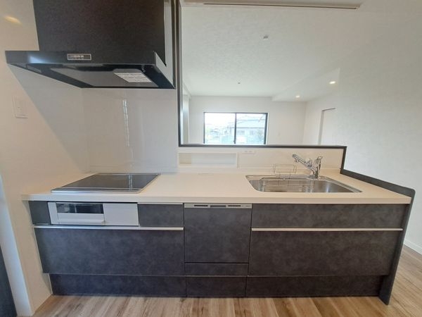 大和高田市東雲町　新築一戸建て