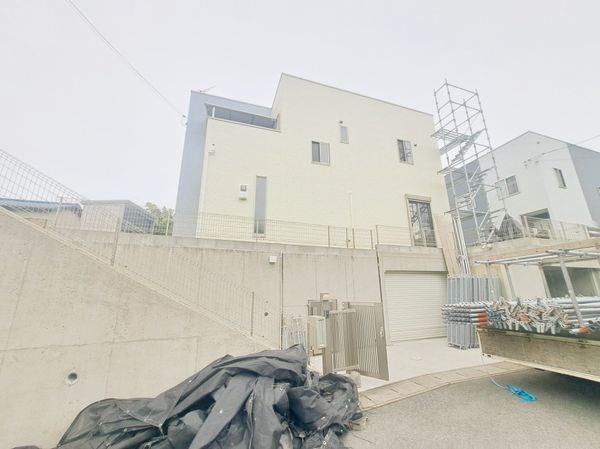 生駒市小平尾町　中古一戸建て