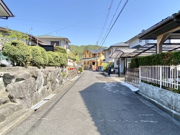 生駒郡平群町大字梨本　中古一戸建て
