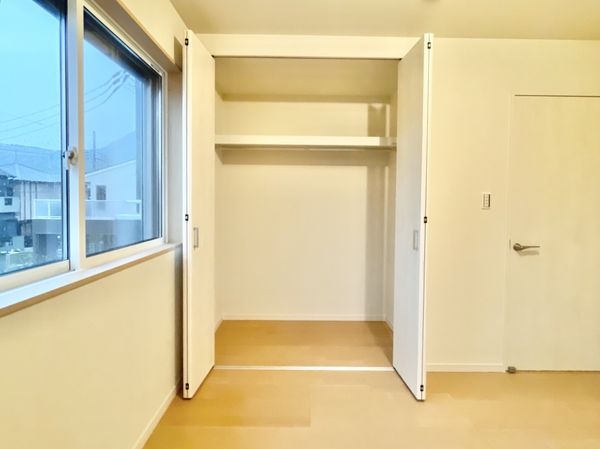 香芝市磯壁５丁目　新築一戸建て　5号棟