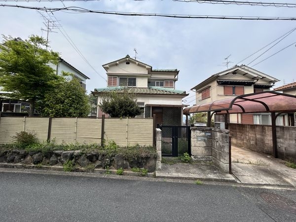 生駒市北新町　中古一戸建て