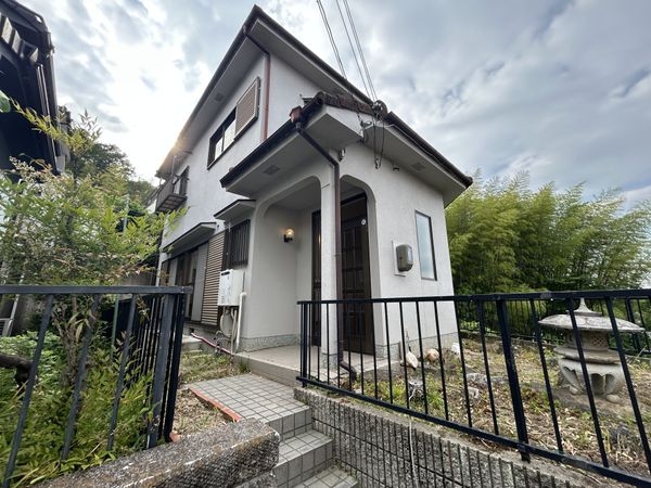 生駒市有里町　中古一戸建て