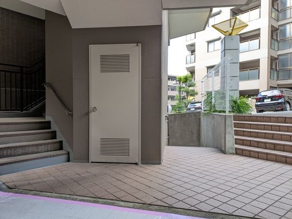 ロイヤルヒルズ富雄Ｆ棟　中古マンション