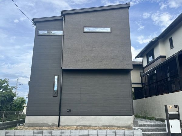 奈良市朱雀５丁目　新築一戸建て