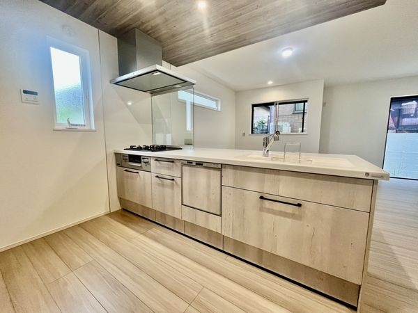 奈良市朱雀５丁目　新築一戸建て
