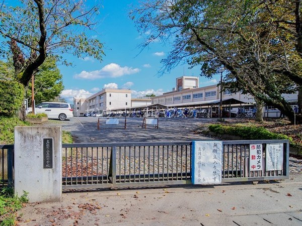 真岡市八木岡の中古一戸建て(真岡市立真岡中学校)