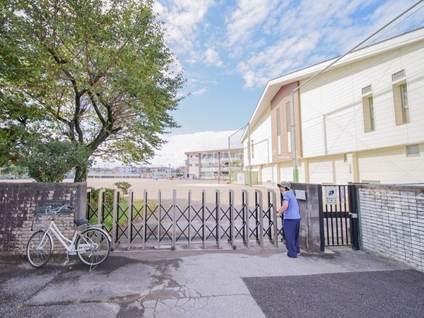 中古マンション サーパス石井町(宇都宮市立石井小学校)