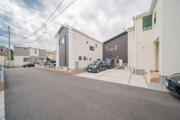 真岡市長田4丁目の中古一戸建て(前面道路含む現地写真)