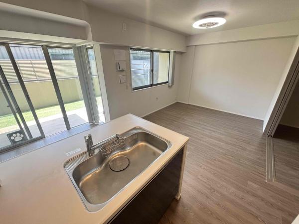 パラドール四条梅津(リビング)