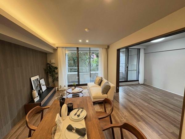 グランクール河原町二条(リビング)