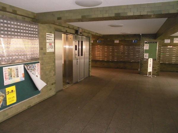 深草西浦住宅(エントランス)