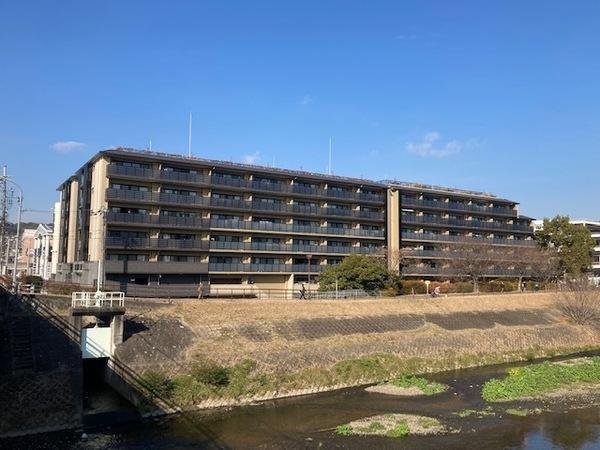 プレサンスレジェンド六地蔵