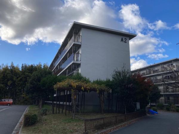 醍醐上ノ山団地B1棟
