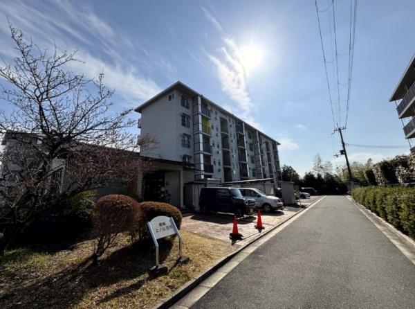 醍醐上ノ山団地B1棟